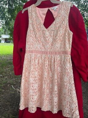 Lace Overlay peach 🍑 Midi Dress with V-Neck